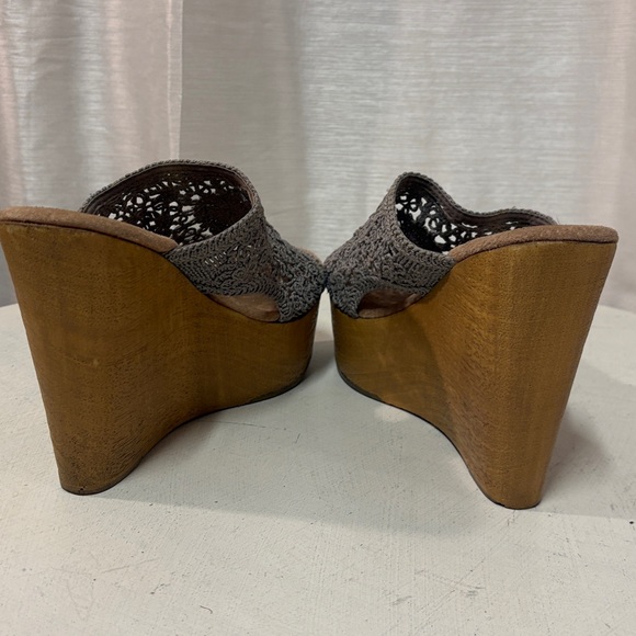 Sbicca Carolena Gray Crochet Wood Wedge Platform Sandals 9 - Picture 9 of 14